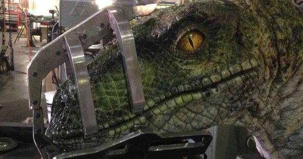 Jurassic World 2 Set Photo Teases Old School Animatronic Dinosaurs