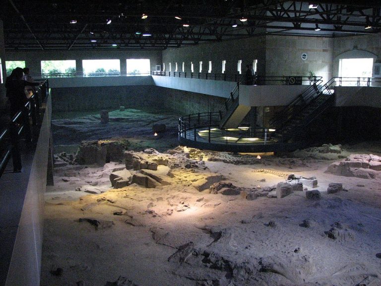 One of the excavation pits of the Zigong Dinosaur Museum. Photo by Phreakster 1998